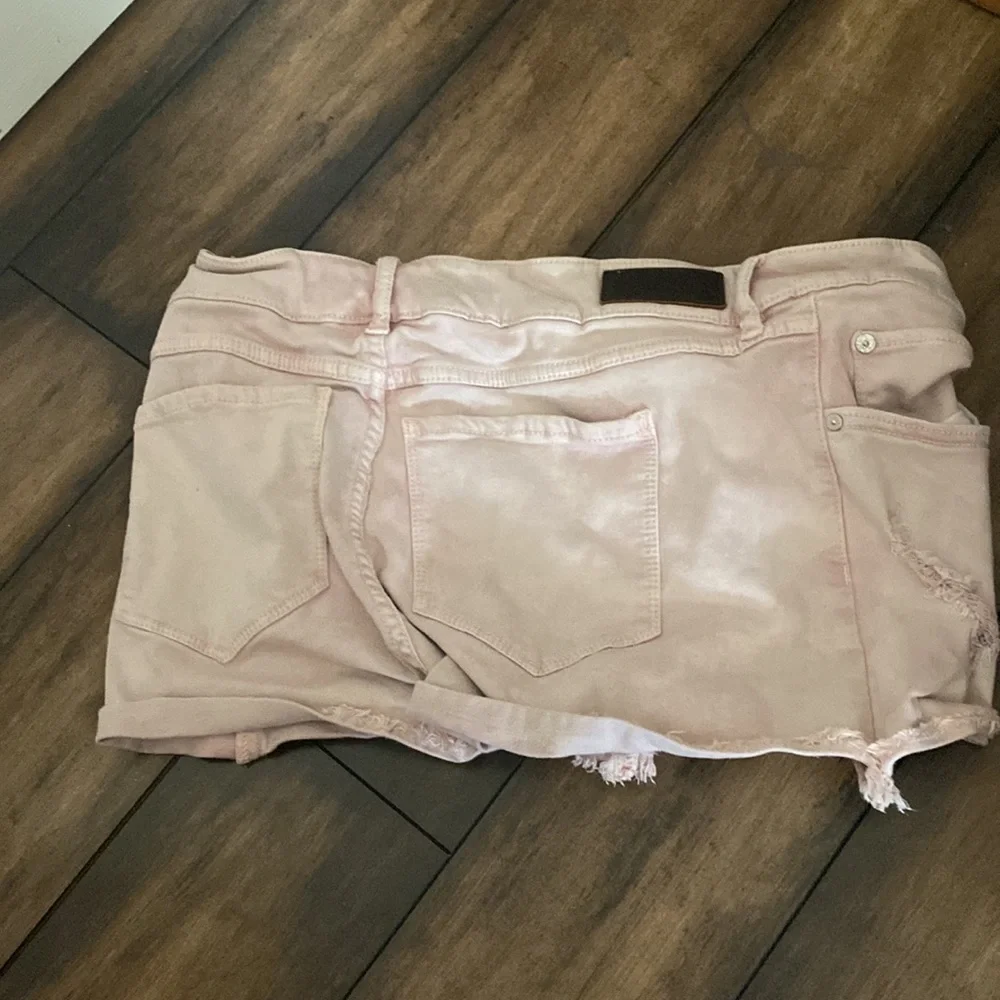 ☮️☮️☮️☮️☮️☮️☮️Womens bootlegger shorts 🩳 8/10☮️☮️☮️☮️☮️☮️ - Picture 3 of 4